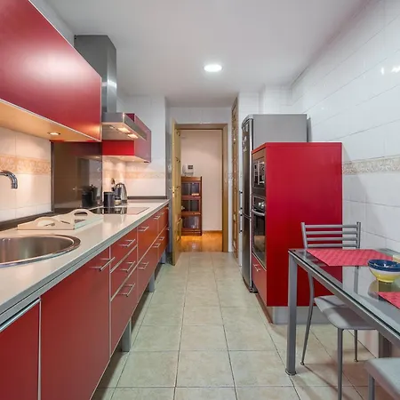 Central, Spacious Parking Apartment