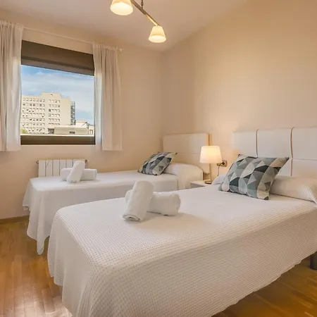 Apartment Central, Spacious Parking *