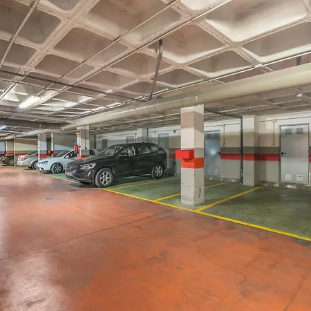 Central, Spacious Parking Apartment